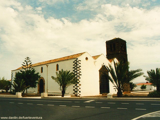 Iglesia Nuestra Señora de Candelaria in La Oliva