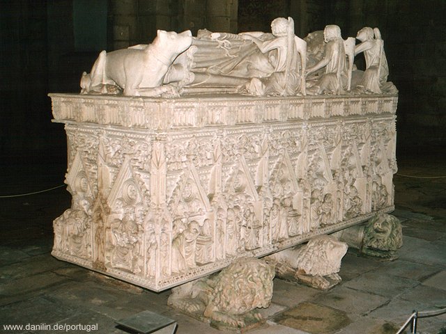 Sarkophag von Pedro I in Alcobaça