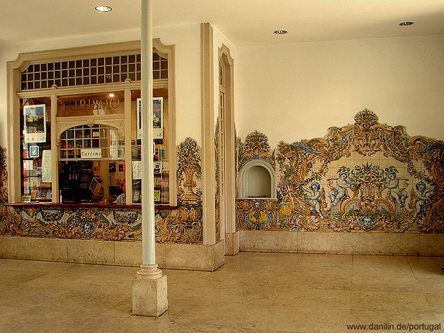Azulejos im Bahnhof von Sintra